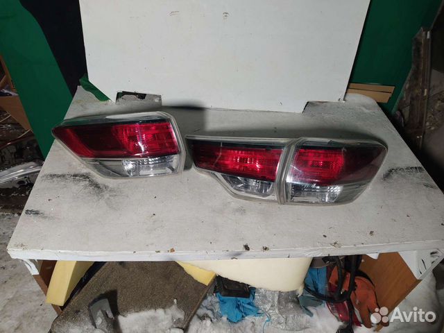 Фонарь Правая и левая Тойота Хайлендер 3