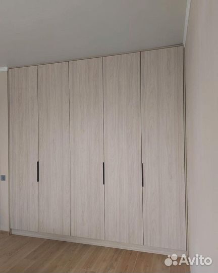 Встроенный шкаф распашной