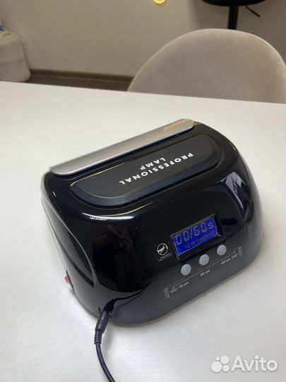 LED лампа для маникюра