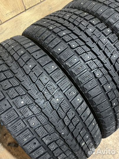 Dunlop SP Winter Ice 01 205/55 R16