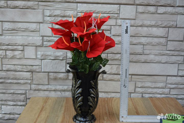 Ваза под цветы на кладбище