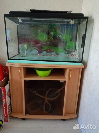 Аквариум с тумбочкой