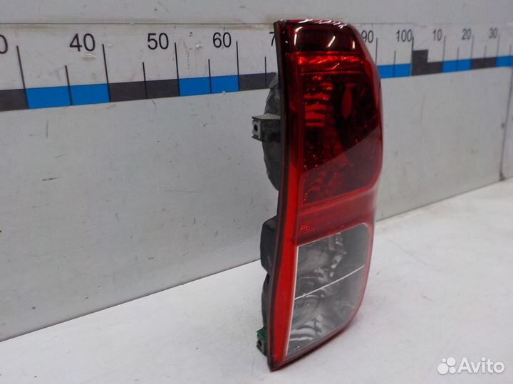Фонарь задний правый Toyota Hi Lux 2015