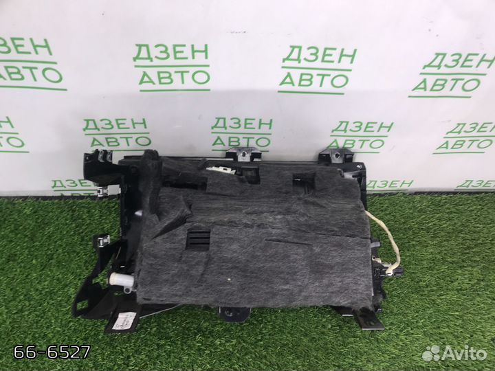 Бардачок Mercedes S500/550 W221