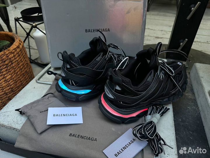 Кроссовки Balenciaga Track 1.0 LED