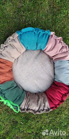 Домик, лежанка для кошки или маленькой собачки