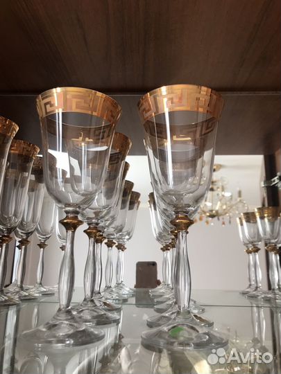 Набор бокалов и рюмок