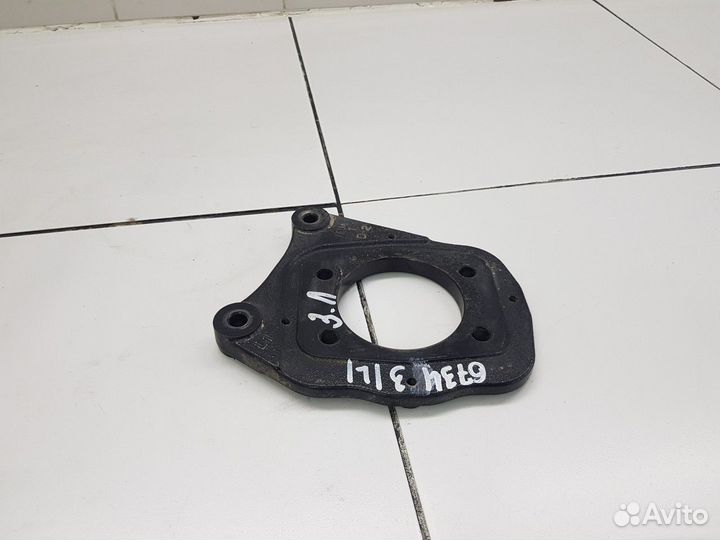 Кронштейн задней ступицы (левый) (Kia Cerato IV)