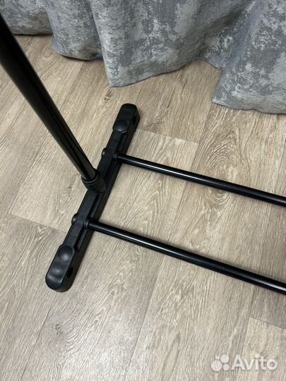 Вешалка напольная на колесах