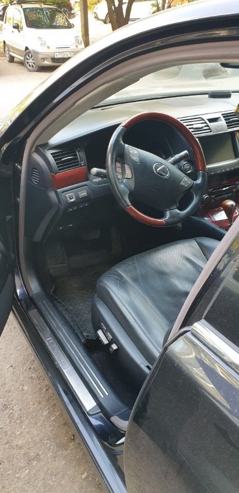 Lexus LS: фото владельца