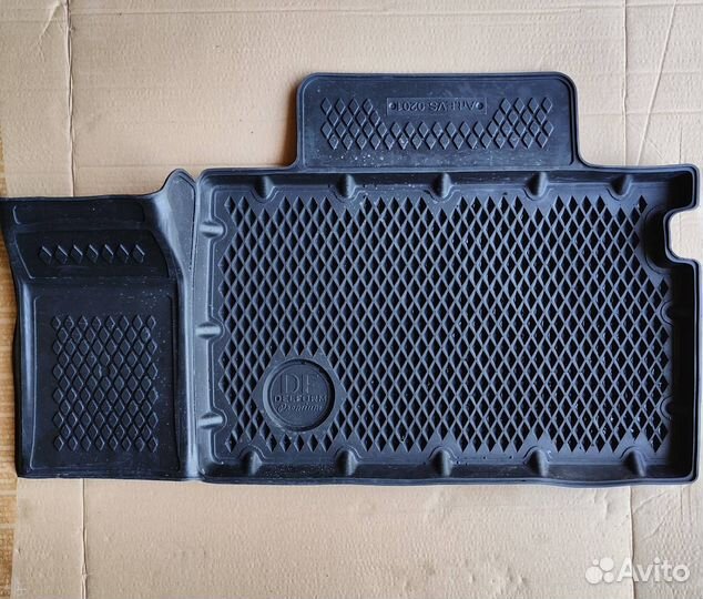 Автомобильные коврики на Чери Тигго 4