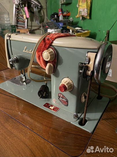 Швейная машинка LADA чехословакия