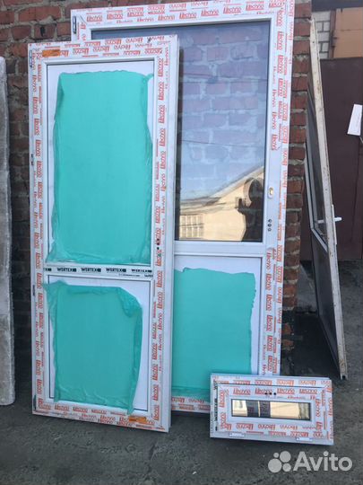 Пластиковые двери