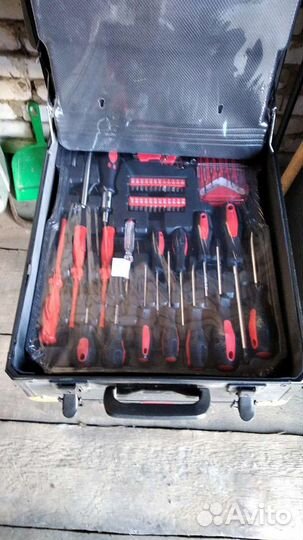 Инструмент в чемодане-органайзере