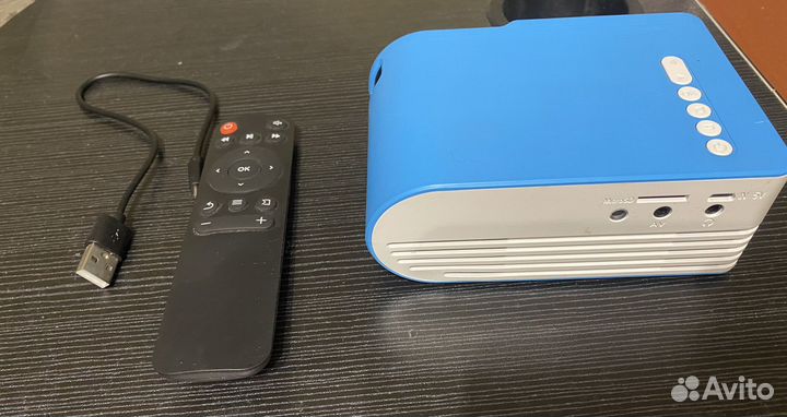 Мультимедийный проектор LED Projector
