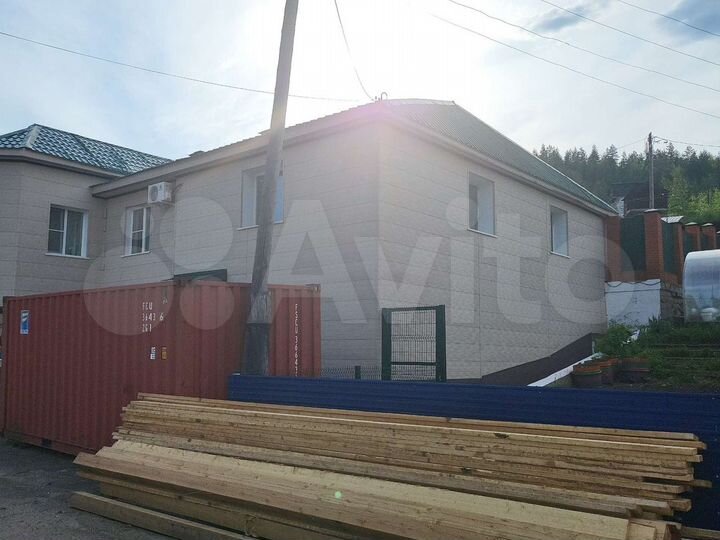 Коттедж 200 м² на участке 11 сот.