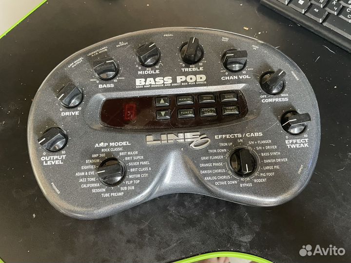 Процессор эффектов для бас гитары Line 6 Pod