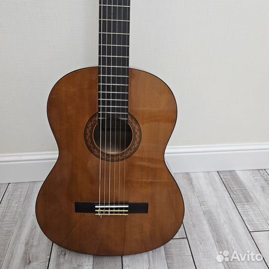 Классическая гитара yamaha c40