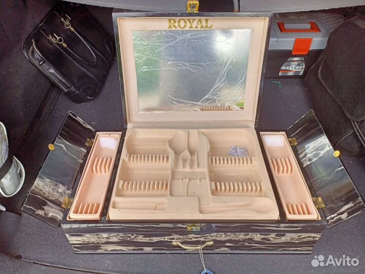 Чемоданчик от набора столовых приборов Royal