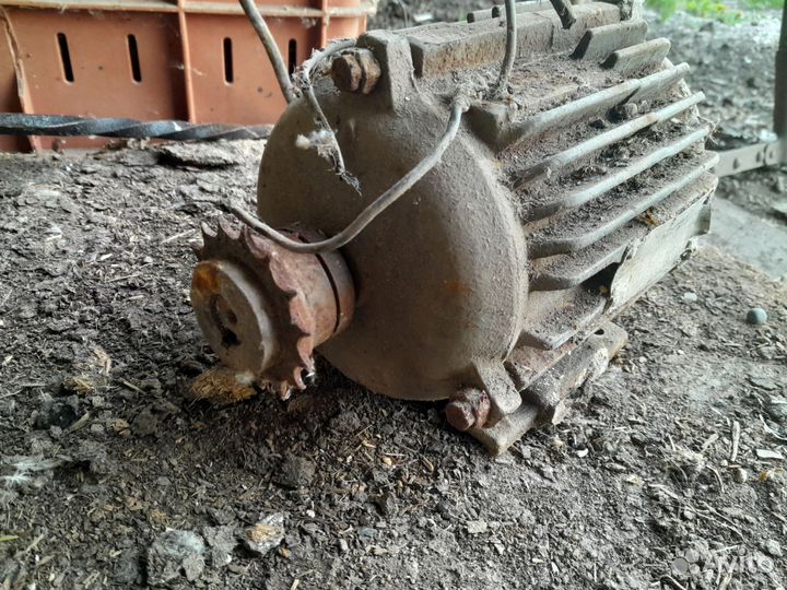 Электродвигатель 220в