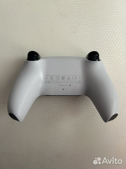 DualSense Wireless Controller (PS5)