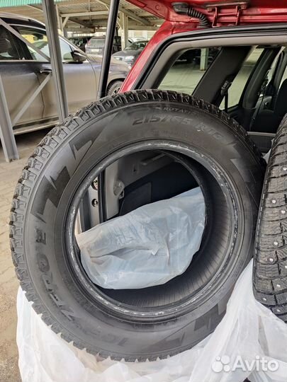 Pirelli Ice Zero 2 215/65 R16 T