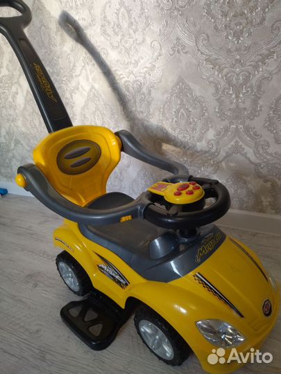 Детская машинка каталка толокар с ручкой