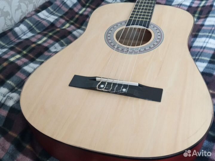 Классическая гитара belucci