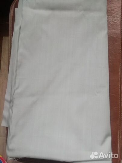 Отрезы тканей разных 8 штук и 2 скатерти льняных