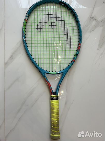 Теннисная ракетка для большого тенниса