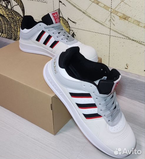 Кроссовки Adidas