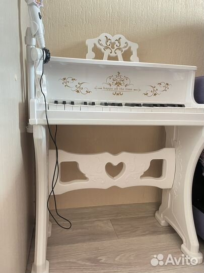 Цифровое пианино (синтезатор)