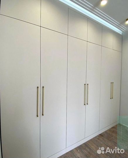 Черный шкаф