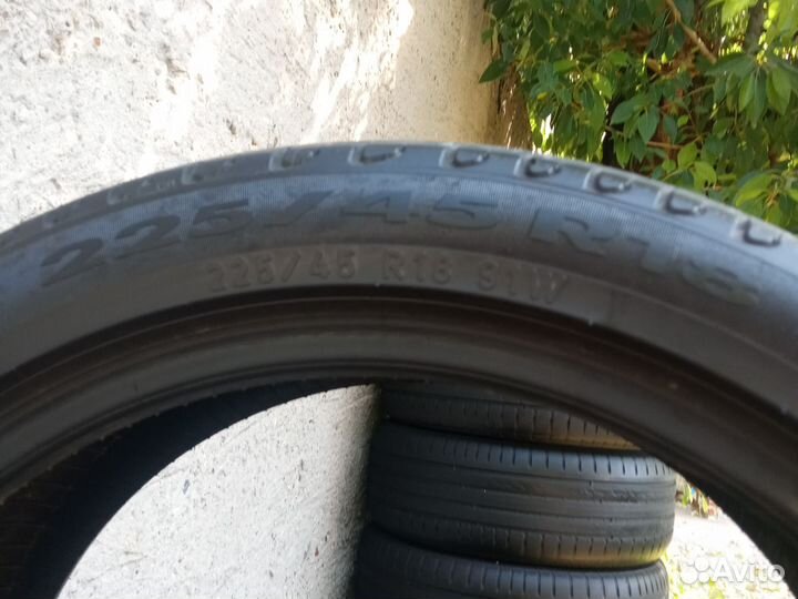 Nexen N'Fera SU1 245/45 R18 и 225/45 R18 100Y