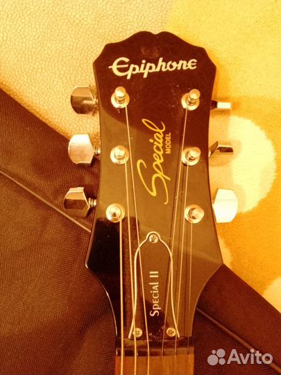 Электрогитара