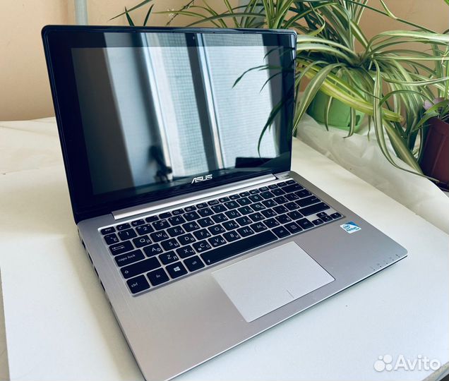 Ноутбук с сенсорным экраном Asus 11.6