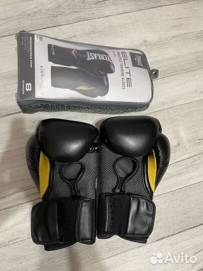 Боксерские перчатки everlast 8 oz