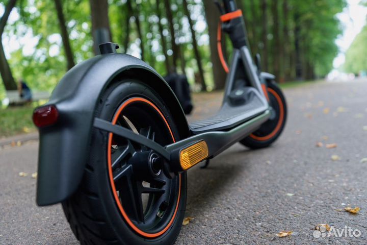 Электросамокат KickScooter F40