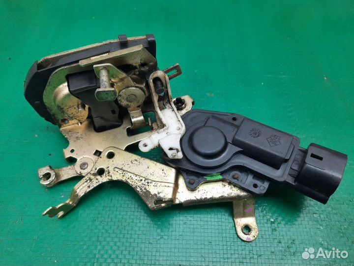 Замок двери задний левый Lifan Solano седан