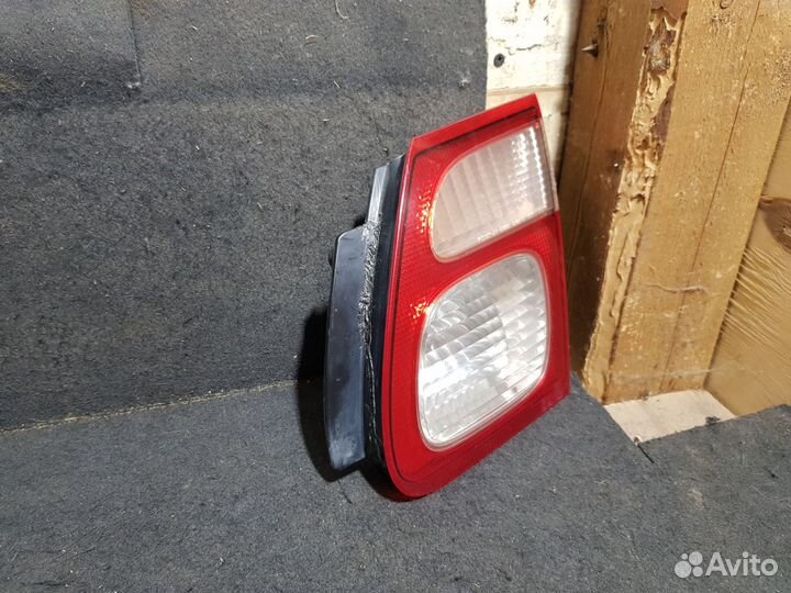 Фонарь задний правый Nissan Almera N16