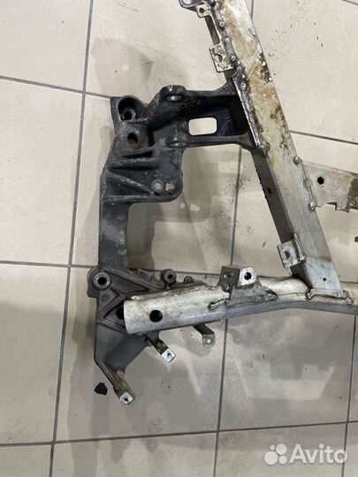 Подрамник передний Bmw 525I Lci E39 M54B25 2003