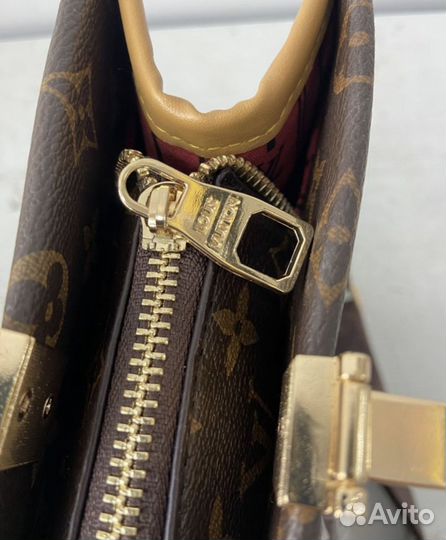 Сумка Louis Vuitton