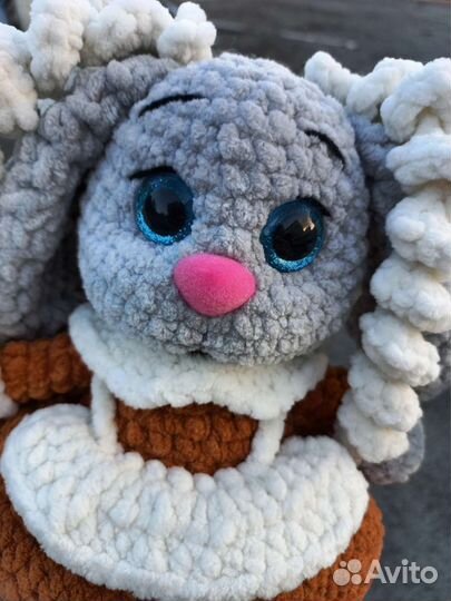 Мягкая игрушка Зайка первокласница