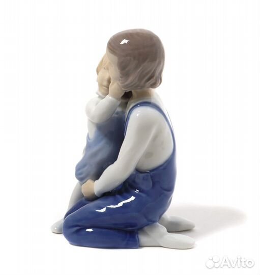 Фарфоровая фигура 