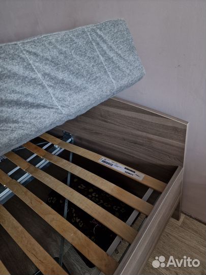 Кровать IKEA 140x200 с матрасом