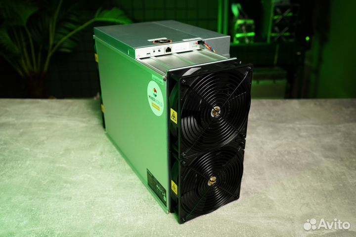Майнер Antminer S21+ 235 новый