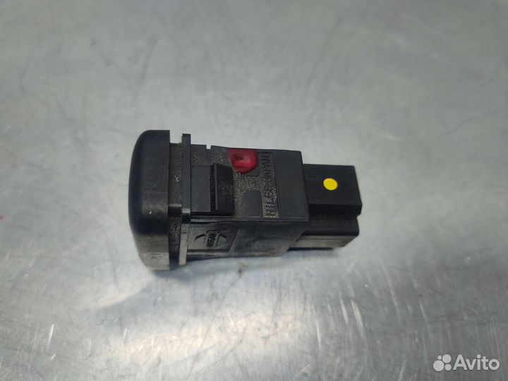 Кнопка обогрева стекла Nissan Serena C23 1998 г.в