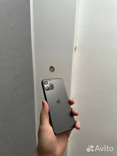 iPhone 11 Pro, 64 ГБ