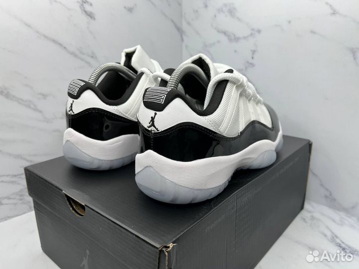 Nike air jordan 11 low