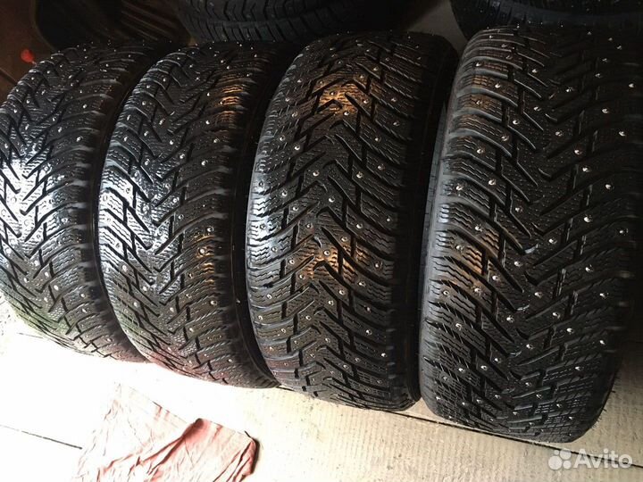 Nokian Tyres Hakkapeliitta 8 215/55 R17